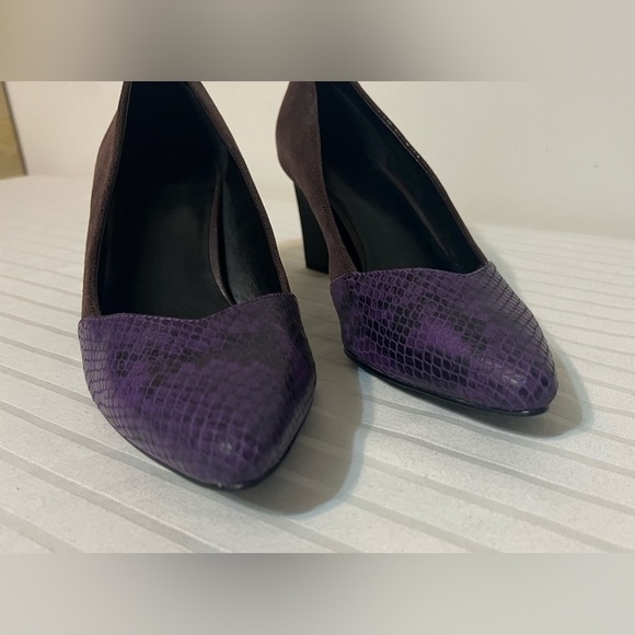 LOGO by Lori Goldstein ColorBlock Purple Brown Heels Leather Upper Sz 8 Like New - Picture 9 of 16